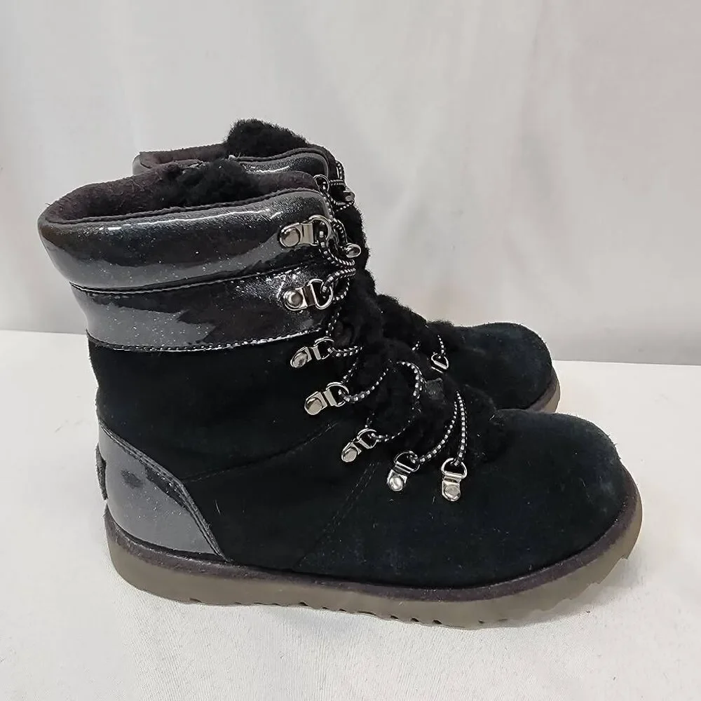UGG 1019703K  Viki Patent Leather Girls BLACK SHEEPSKIN Boots Size 4 winter